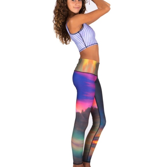 Sunset Originals Teeki Hot Pants XS - Picture 2 of 4